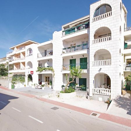 Cozy Apartment In Makarska With Kitchen エクステリア 写真